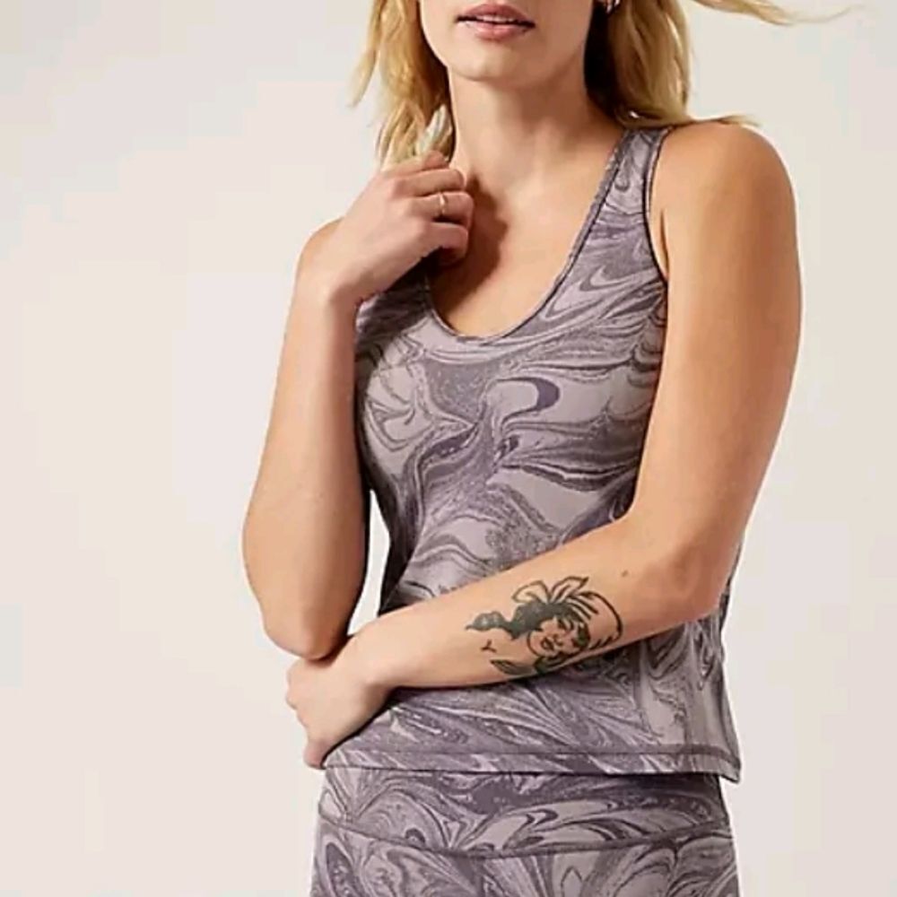 Athleta Transcend Tank Sumi Marble Violet New